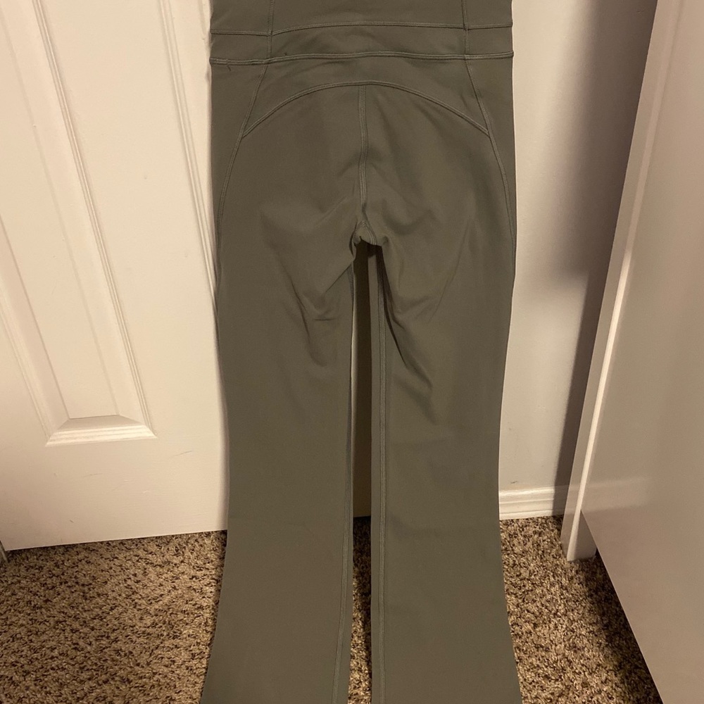Lulu Lemon Size 2 “Groove Pant Bootcut” Leggings - Picture 2 of 2